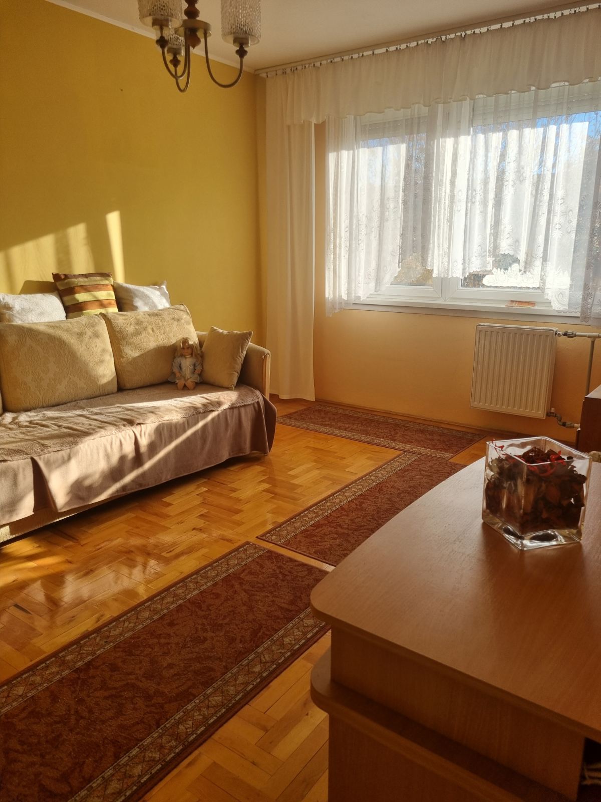 Bp.XVII. kerületben, 3. emeleti panellakás eladó. Bp.XVII. kerületben, 3. emeleti panellakás eladó.